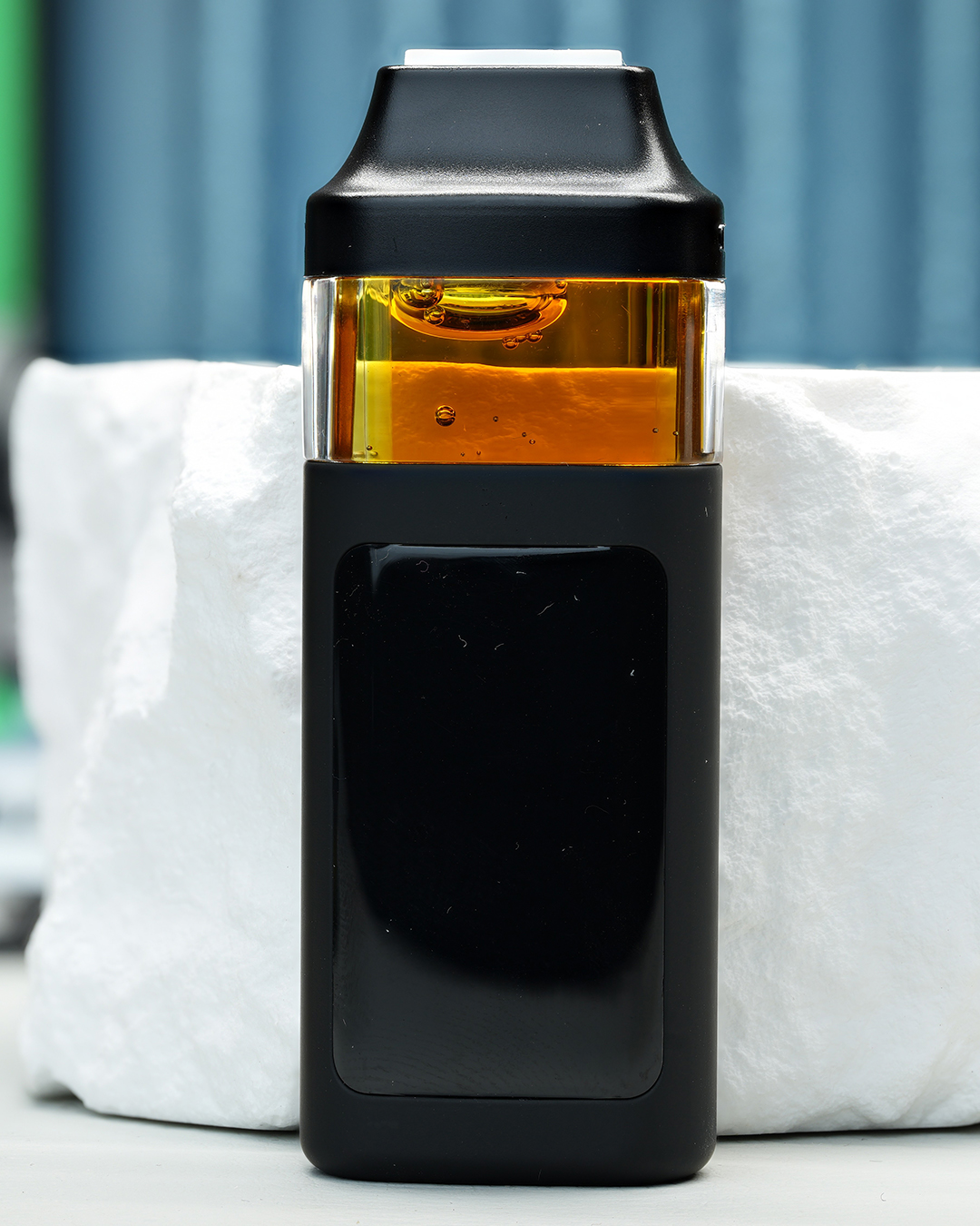2000mg Banana Mango Nuke All-in-One vape with Banana Kush and Mango Pie lineage, tropical fruit flavor, and energizing effects